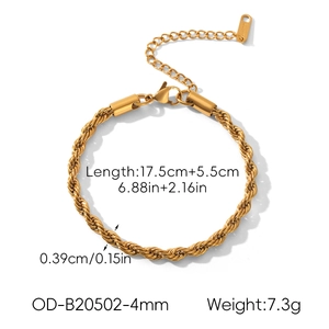 Detail of 18K gold plated stainless steel twist chain bracelet with size measurements