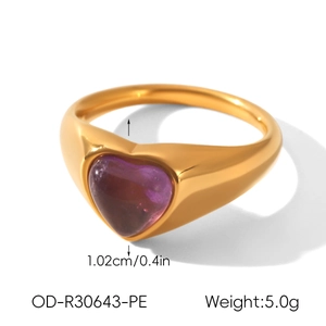 Detail of vintage heart-shaped purple stone ring with 1.02cm size and 5.0g weight specs