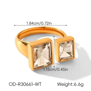Gedetailleerde maattabel voor goudkleurige ring met zirkonia en gewichtsinformatie
