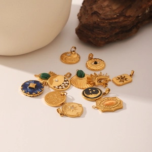 Pendentifs bohèmes en acier inoxydable plaqué or 18K avec pierres naturelles et motifs célestes