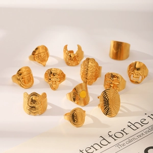 Retro Gold Gothic Totenkopf Ring Set mit gravierten Flügeln und Vintage-Totem-Designs