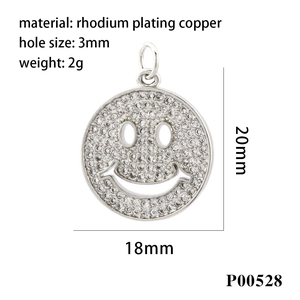 Detalle del colgante smiley de 20mm bañado en rodio con piedras de circonita clara