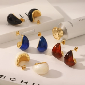 Set of four vintage resin C-shape earrings in gold-plated stainless steel multi-color pack