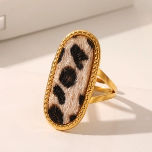 Elegante anello in acciaio inossidabile placcato oro 18k con stampa leopardata ovale