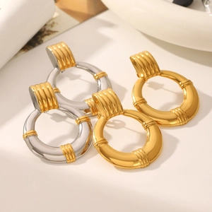 Classic 18K gold plated chunky hoop earrings in solid gold and two-tone silver gold finish