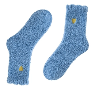 Calze da donna in pile corallo blu con ricamo a cuore e bordi ondulati per il massimo relax