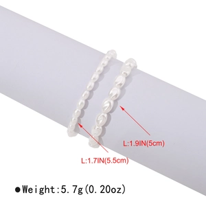Detailed view of elastic pearl bracelets with specific size and weight specifications