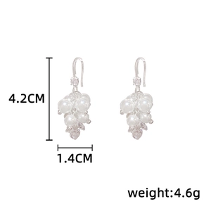 Detail view of grape cluster pearl earrings with zircon stones, length 4.2cm width 1.4cm