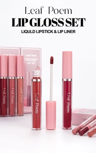 Set lucidalabbra con rossetti liquidi e matite labbra coordinate in scatola rosa