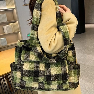 Winter plush green checkered tote bag with large capacity and soft fluffy texture