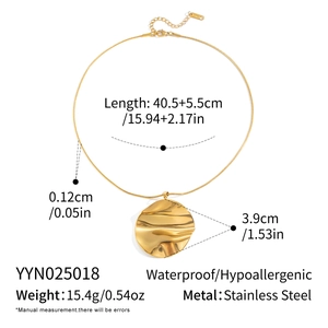 Detailed dimensions of waterproof stainless steel snake chain and textured round pendant