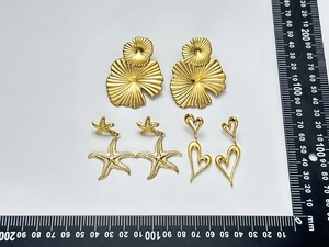 Detailed size measurement of golden leaf, starfish, and heart stainless steel earrings