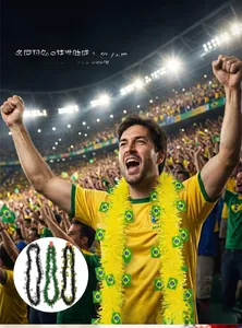 Détails de guirlandes de football avec couleurs de la coupe du monde et mini ballons de foot