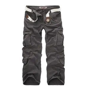Pantaloni cargo mimetici da uomo in grigio scuro con tasche multiple e cintura bianca