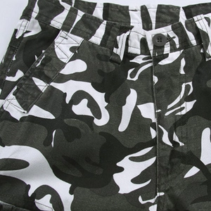 Men's relaxed camouflage cargo pants with durable cotton fabric and multi-pocket design