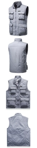 Detail der grauen Outdoor-Weste mit Multi-Taschen-Design und feiner Baumwolltextur