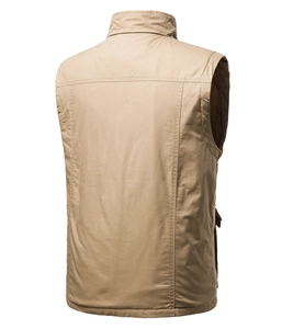 Détail du gilet utilitaire kaki avec tissu résistant et grandes poches latérales à rabat