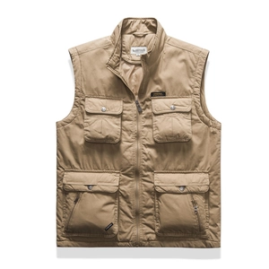 Herren Outdoor Weste in Khaki mit mehreren Taschen und Stehkragen im Cargo-Stil