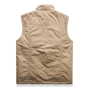 Vue arrière d'un gilet cargo kaki avec col montant et détails de coutures piquées