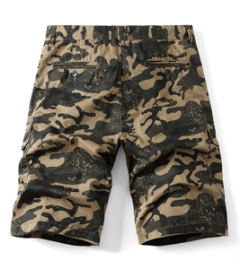 Men's camouflage cargo shorts with multi-pockets and loose fit for summer beach casual wear