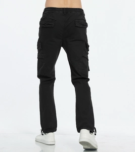 Vue arrière du pantalon cargo slim pour hommes avec poches à rabat et taille élastique