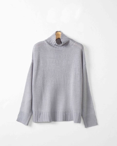 Maglione lilla da donna a collo alto in maglia spessa con polsini a costine e vestibilità