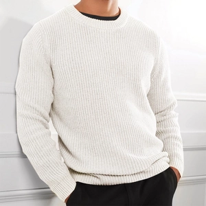 Men's casual off-white knitted sweater with round neck and thick weave texture
