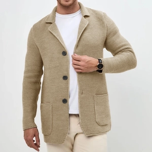 Cardigan en maille pour homme kaki avec col à revers et fermeture à trois boutons