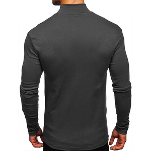 Vista posteriore della maglietta termica a maniche lunghe grigio scuro slim fit da uomo