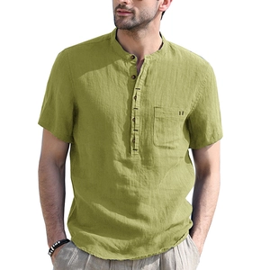 Camicia Henley da uomo in cotone e lino verde oliva a maniche corte con taschino