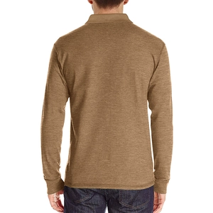 Vue arrière d'un polo homme à manches longues montrant le tissu marron et les poignets