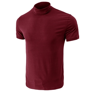 T-shirt homme à manches courtes et col montant coupe ajustée couleur bordeaux