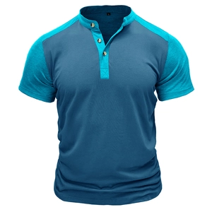Dettaglio della maglia Henley bicolore con collo alla coreana e tre bottoni