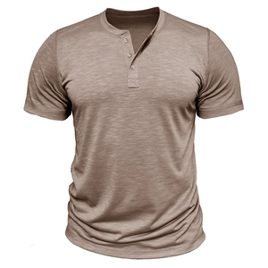 T-shirt Henley classique à manches courtes pour hommes avec texture slub en marron