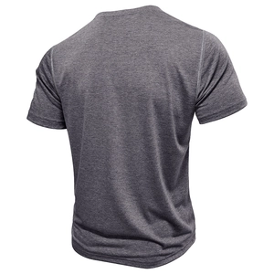 Détails arrière du t-shirt de sport gris foncé chiné pour homme avec coutures raglan