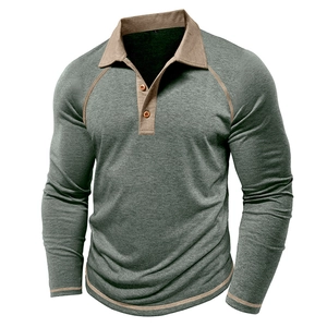 Detailansicht des langärmeligen Poloshirts in Armeegrün mit khakifarbenem Kragen und Größe L