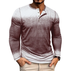 Détail du col Henley à trois boutons et dégradé marron sur ce t-shirt à manches longues pour hommes