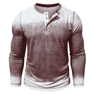 Détail du col Henley à trois boutons sur un t-shirt vintage à manches longues dégradé