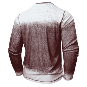Détail du t-shirt Henley à manches longues avec dégradé de rouge et texture de tissu au dos