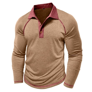 Detail eines Herren-Poloshirts mit Raglanärmeln und Kontrastnähten am Kragen