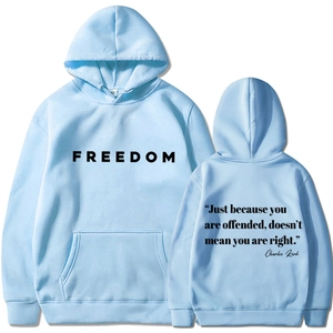 Unisex Hellblauer Hoodie mit Freedom-Print und Charlie Kirk Zitat auf der Rückseite