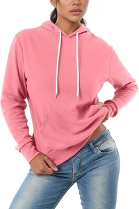 Détail du sweat à capuche rose pour femme avec cordon blanc et poche kangourou