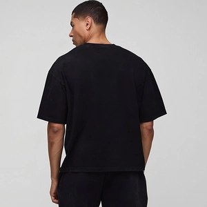 Rückansicht eines schweren Oversize-Baumwoll-T-Shirts für Herren mit Drop-Shoulder-Schnitt
