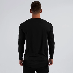 Maglia sportiva da uomo a maniche lunghe slim fit con orlo curvo in cotone nero traspirante