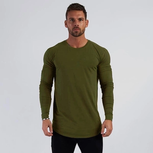 T-shirt sportiva da uomo verde oliva a maniche lunghe, slim fit con orlo curvo traspirante