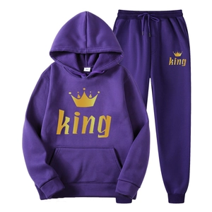 Tuta in pile viola da uomo con corona dorata e stampa King disponibile nella taglia M