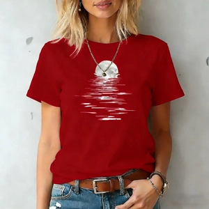 Damen Baumwoll-T-Shirt in Rot mit weißem Mond und Meeresreflexions-Grafikdruck