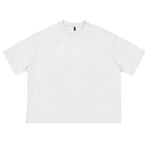 Dettaglio macro del tessuto di cotone pesante di alta qualità e girocollo su t-shirt bianca