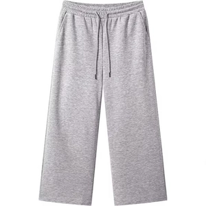Pantaloni casual grigio chiaro a gamba larga con coulisse elastica e tasche laterali