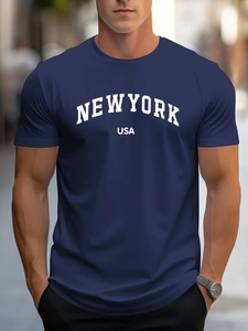 Détail du t-shirt en coton bleu marine avec imprimé typographique blanc New York USA